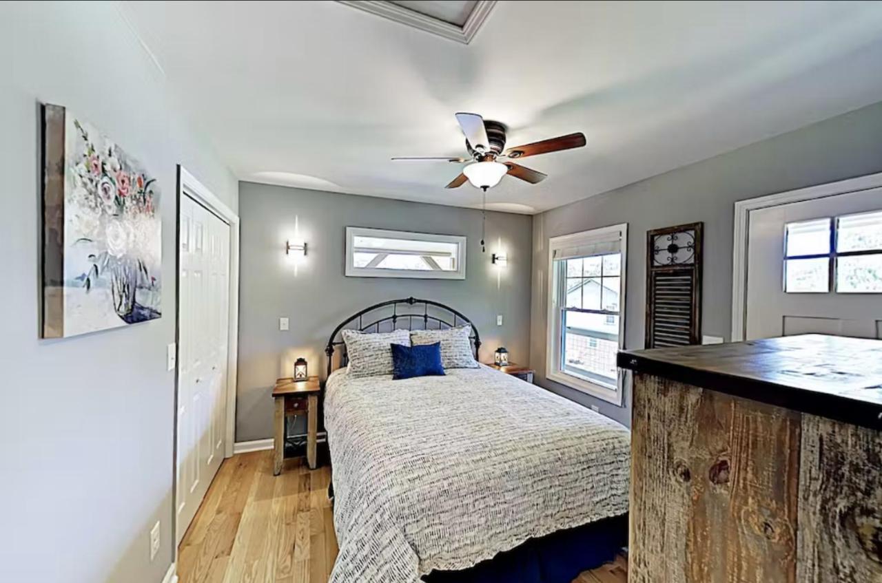 Dogwood Blossom Cottage Ешвілл Екстер'єр фото
